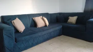 كورنر للبيع بحالة جيدة بسعر 30 دينار