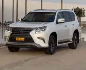 للبيع سيارة لكزس  GX460  موديل 2018 خليجي وكالة الفطيم بدون حوادث استخدام نسائي