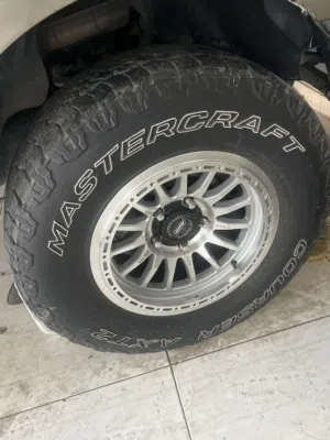 285/70/17 للبيع