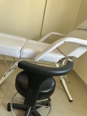 Salon bed with chair سرير صالون تجميل مع كرسي متحرك للبيع