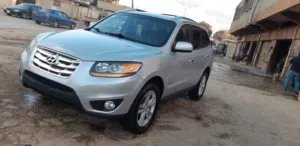 Hyundai . Santa Fe . 2012 . Used0