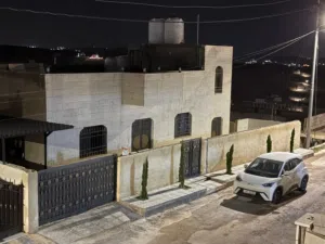220 m2 More than 6 bedrooms Townhouse for Sale in Zarqa Graiba