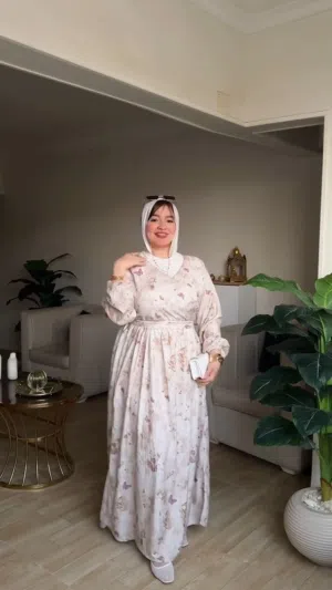 فستان ترندي للبيع