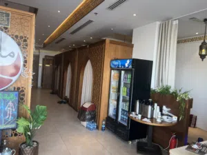 مطعم یمنی / بخاری شغال للبیع  A running restaurant for sale