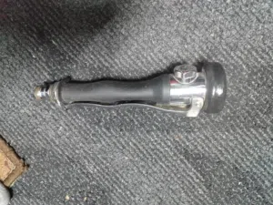 "للبيع رأس مسدس غسيل مطاعم صناعي ماركة KWC سويسري أصلي. وزن ثقيل (نحاس صب)، حالة ممتازة، كبسة داخلي