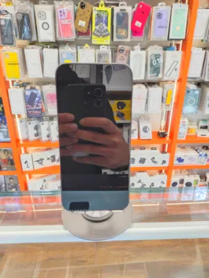 iPhone 15 pro max تخزين 256g لون ازرق بطارية 89% خالي من الخدوش بحالة الوكالة