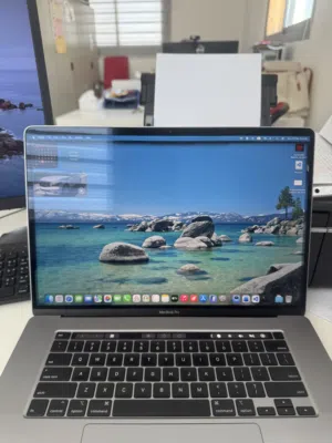 MacBook Pro 16 inch - 2019 - Core i9 32GB Ram-512SSD