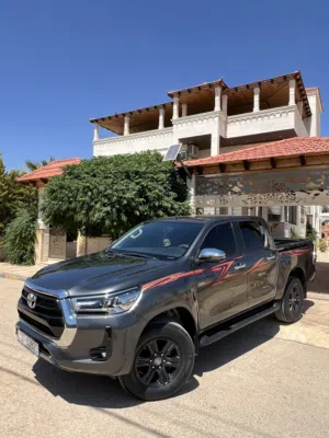 Used Toyota Hilux in Amman