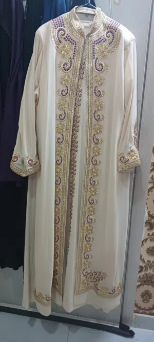 فستان ممتاز ونظيف للبيع