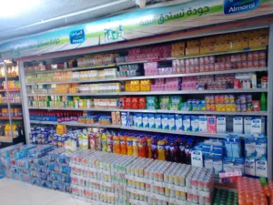 ثلاجة عرض للبيع 370*190 متر ماتور خارجي صناعة دحدل بحالة جيدة