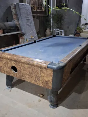 طاولة بلياردي