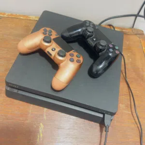 PlayStation 4 PlayStation for sale in Al Dakhiliya