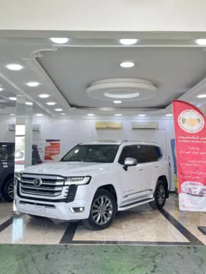 Used Toyota Land Cruiser in Muscat