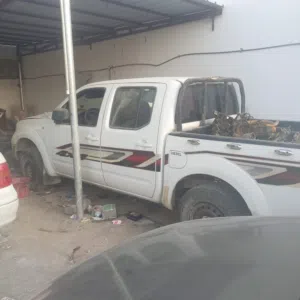 نيسان نافارا ابيض بدون محرك