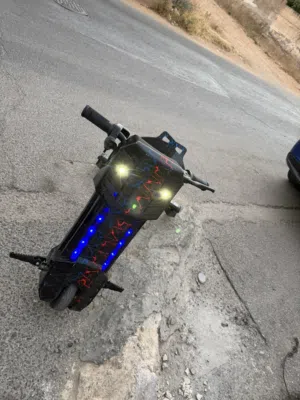 سكوتر دريفت حجم كبير شبه جديد مستعمل لمدة يومان فقط مع مفتاح وشاحن