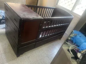 تخت بيبي مع فرشة
