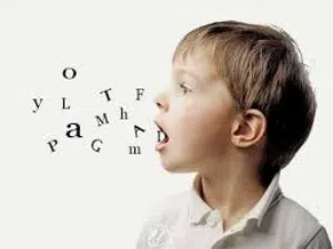 أخصائية نطق وصعوبات تعلم