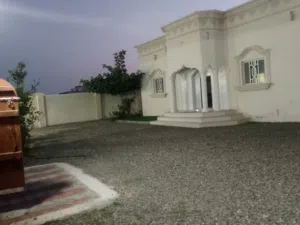 200 m2 2 Bedrooms Townhouse for Rent in Al Sharqiya Ja'alan Bani Bu Ali