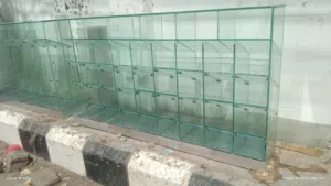 أبو لؤي لجميع أنواع الزجاج العادي و السكريت والديكور . دواليب .مرايات واجهات صيدليات شورات حمام .