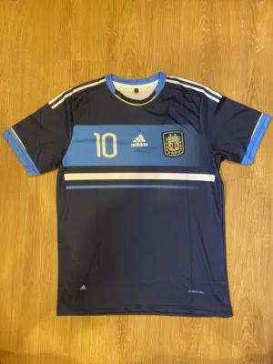 BRAND NEW MESSI ARGENTINA RETRO FOOTBALL JERSEY ON SALE