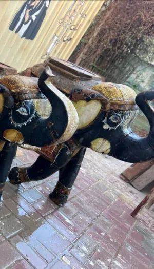 للبيع مجسمات خشب أحجام كبيرة وثقيلة خشب ساج