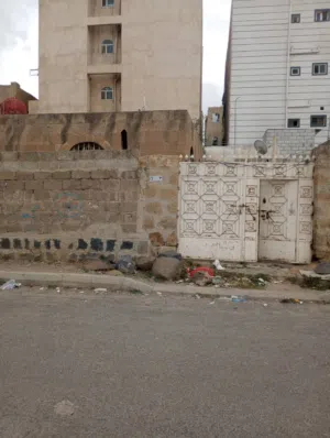 منزل دور واحد شعبي مساحة الأرض 6لبن حر