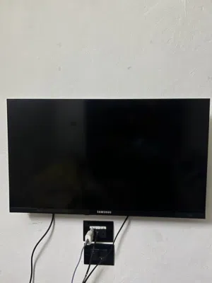 شاشه Samsnug (32inch)