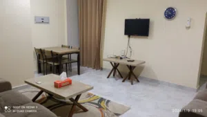 شقة مفروشة و مؤجرة للبيع في المعبيلة من المالك مباشرة