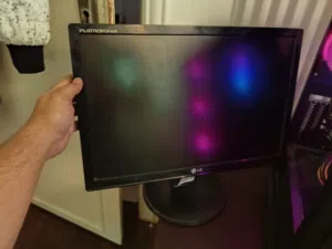 شاشتين ومواس وكيبورد RGB