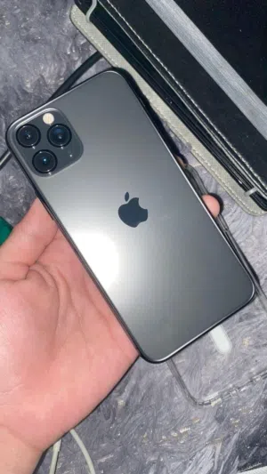 Apple iPhone 11 Pro 256 GB in Al Batinah