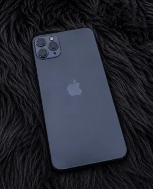 Apple iPhone 11 Pro Max 128 GB in Basra