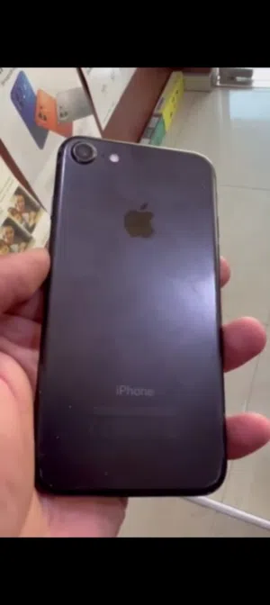 للبيع Iphone 16 بطارية 94% لون اسود كامل الملحقات