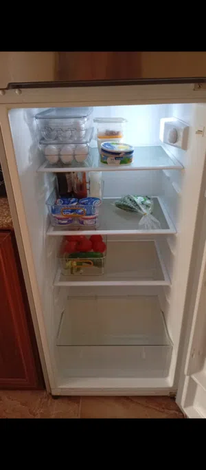 ثلاجه + فريزر بطح للبيع