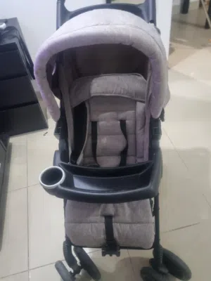 stroller junior عربة أطفال في حالة ممتازة تصلح لجميع الأعمار