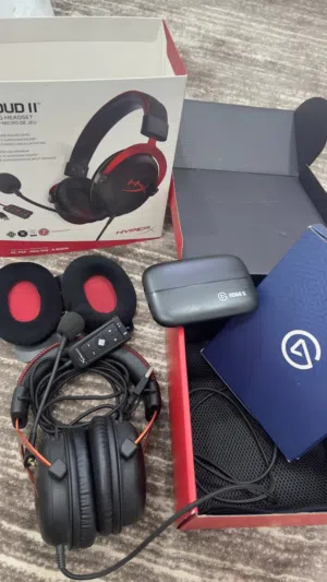للبيع: Elgato Capture Card + HyperX Cloud II