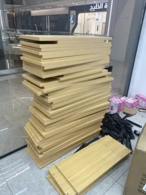 رفوف محلات مستعمل شبة جديد للبيع السعر مغري