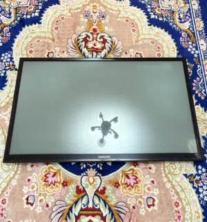 شاشة سامسونج 55 أنش شغالة للبيع Samsung 55-inch monitor working