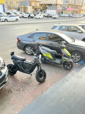 سكوتر كهربائي دي ار