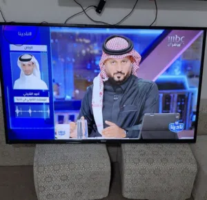 شاشه شبه جديده استعمال خفيف ونسا 50 انش سعر 35