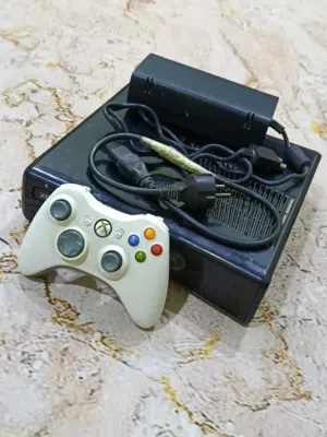 اكس بوكس 360 مستعمل  ذاكرة 250 G 37 لعبة كلهن العاب قوية  Call of duty ...... Tikken  يحتوي على يدة