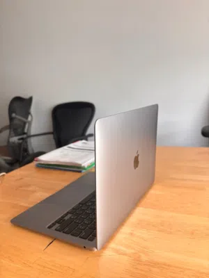 MacBook Air M1  16GB RAM  512GB SSD  86% Battery