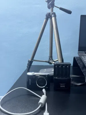للبيع كاميرا Samsung Digital 5X Zoom بحالة ممتازة