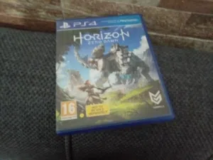 سيدي هورايزن زيرو داون بلاستيشن 4 سيدي انظيف استعمال خفيف نسخه عربيه بحاله ممتازه