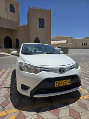 Toyota yaris 2017 white 1.5 E