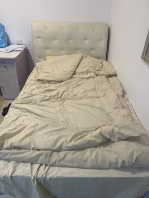 سرير ودولاب