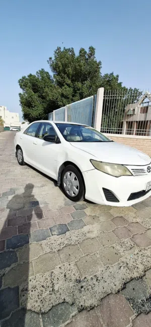 للبيع كامري 2014