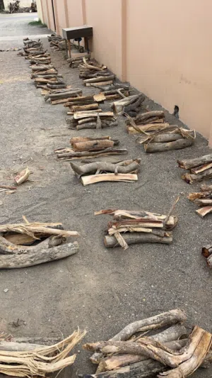 حطب سمر للبيع ويوجد توصيل بعمولة داخل الولاية وخارجها