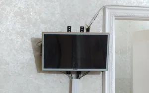 شاشه للبيع صغيره  قفل  مع 3 كامرات   بي مجال اذا ويه الكامرت