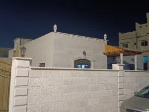 250 m2 More than 6 bedrooms Townhouse for Sale in Zarqa Al Hashemieh