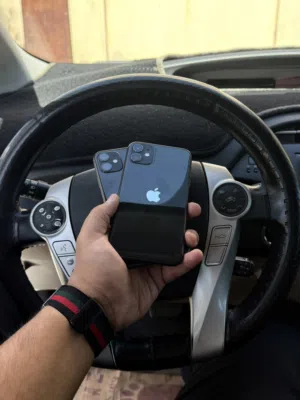 IPHONE 11 LIKE NEW